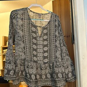 Bell sleeved shirt